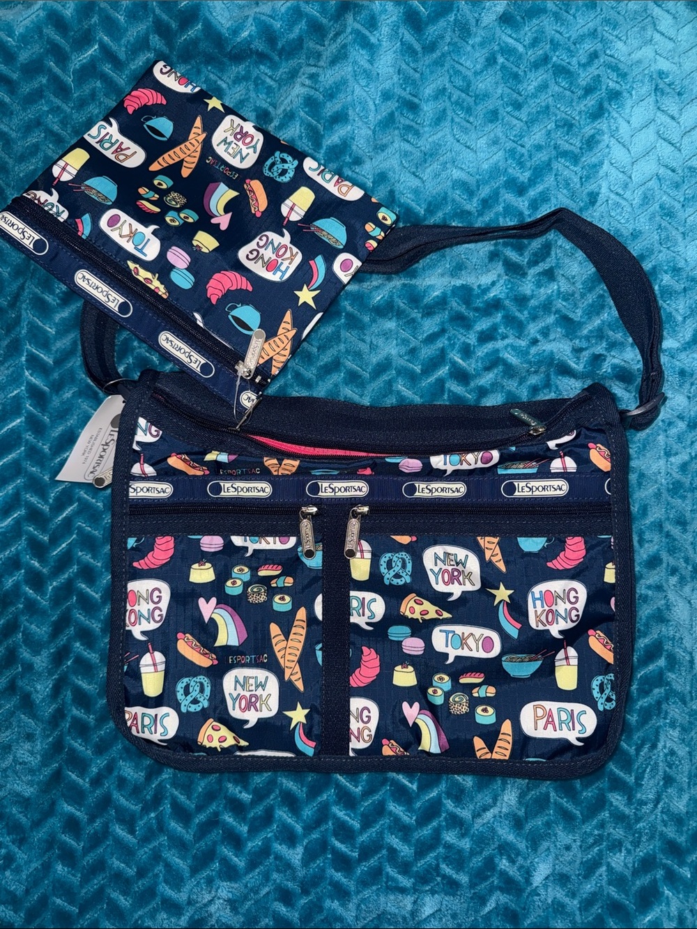 🆕 LeSportsac Deluxe Everyday Bag Crossbody w/ Matching Pouch - Food Talk